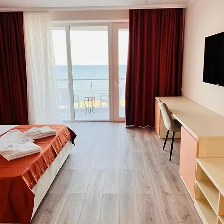 Pensión Kir House On The 4*