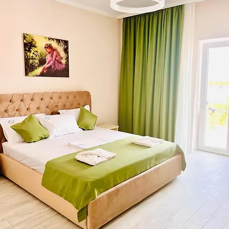 Pensión Kir House On The 4*