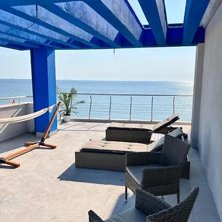 Kir House On The إيفوري نورد