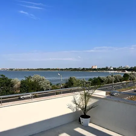 Kir House On The 4* إيفوري نورد