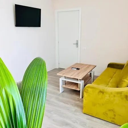 Kir House On The 4* إيفوري نورد